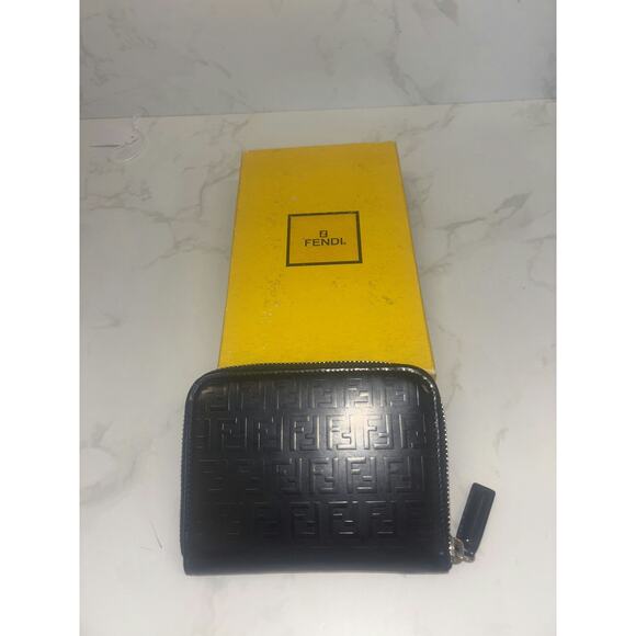 Fendi Embossed Leather Wallet - Good Condition - Picture 1 of 4
